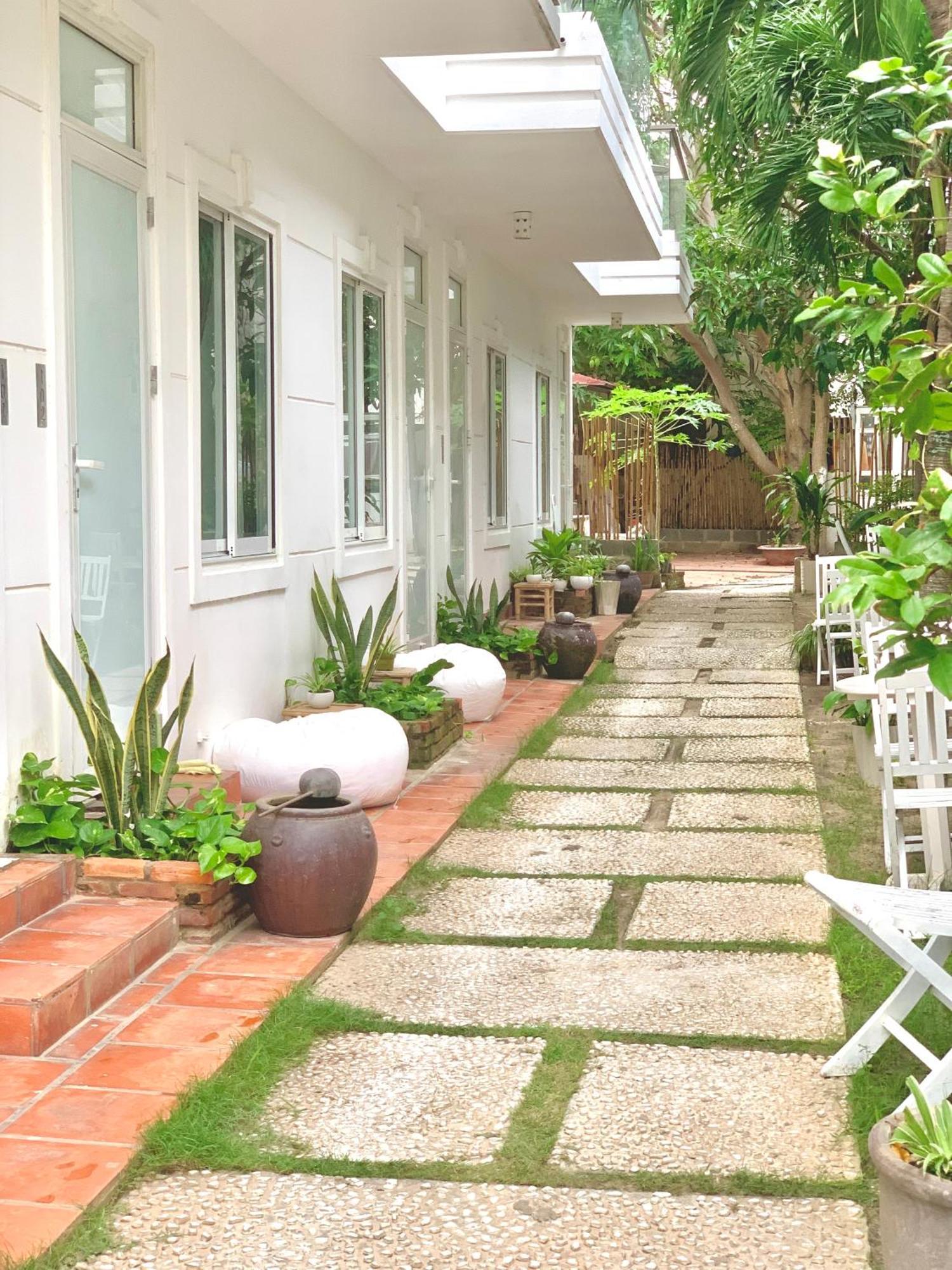 Hotel A L Y S S A Seaside Muine Mui Ne Esterno foto